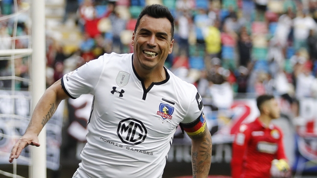 Esteban Paredes y su colocolino “Ten Years Challenge”