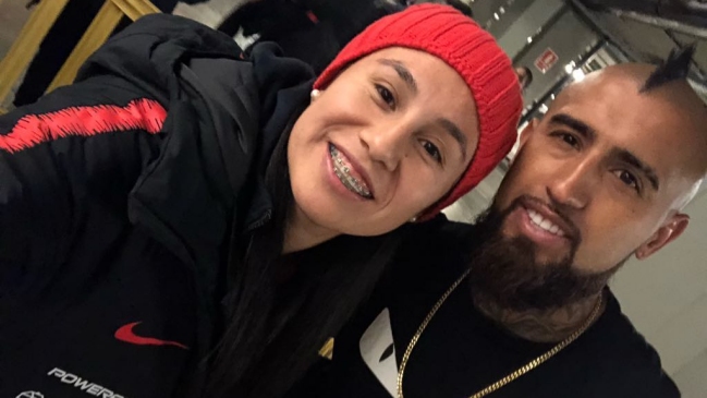 La Roja femenina compartió con Arturo Vidal en el Camp Nou