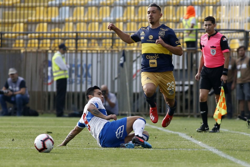 Universidad Católica igualó con Everton en el inicio del Torneo de Verano