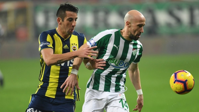 Fenerbahce de Mauricio Isla sigue sin levantar cabeza y sufrió agónico empate contra Bursaspor