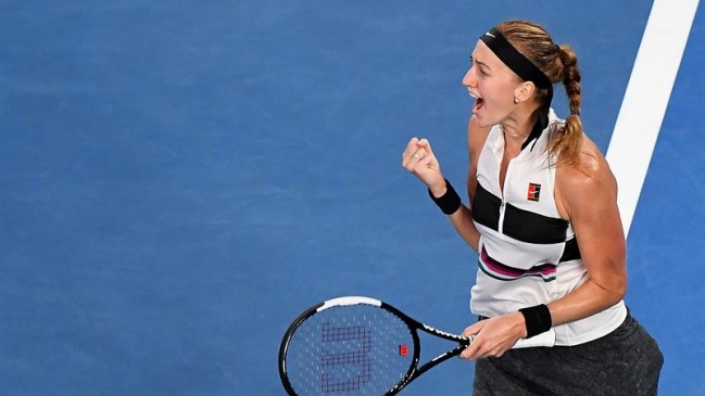 Petra Kvitova doblegó a la local Ashleigh Barty para acceder a semifinales en Australia