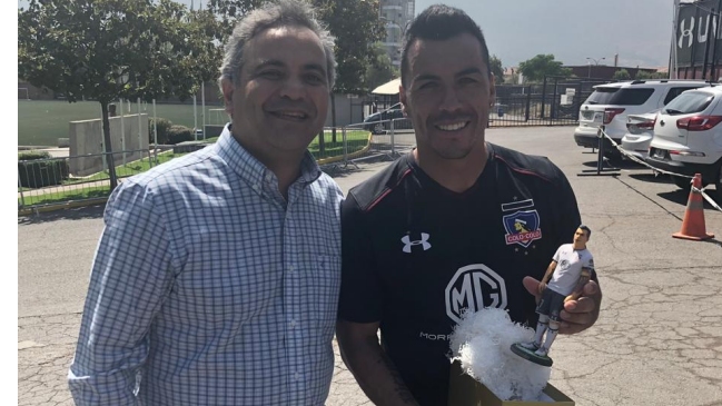Esteban Paredes recibió una estatuilla personalizada en 3D