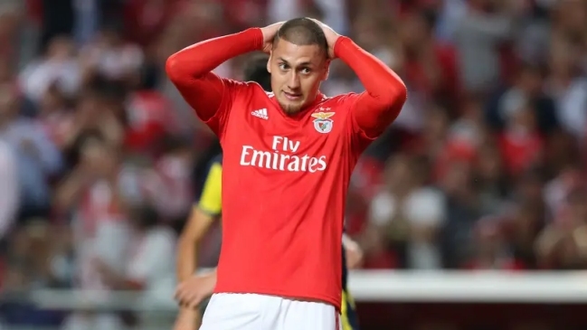 Nicolás Castillo participó en la derrota de Benfica ante Porto en el clásico de Portugal