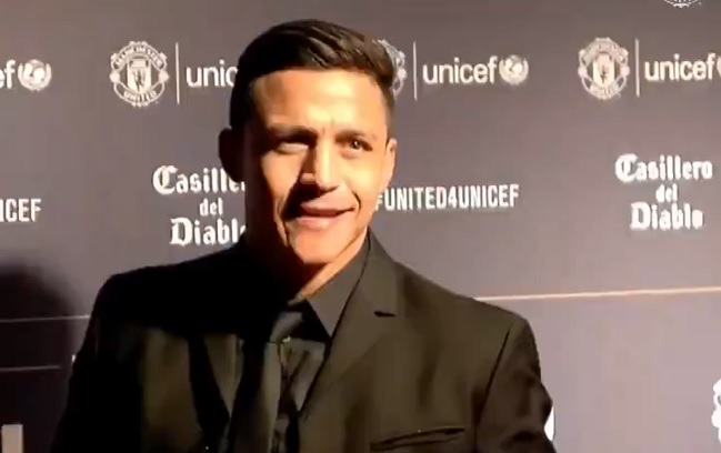Alexis Sánchez participó en gala benéfica de Manchester United