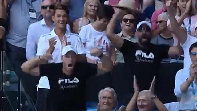 El desatado festejo del esposo de Karolina Pliskova con el triunfo sobre Serena Williams