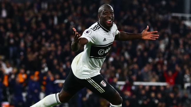 Delantero de Fulham fue arrestado por fuerte altercado con un funcionario del club