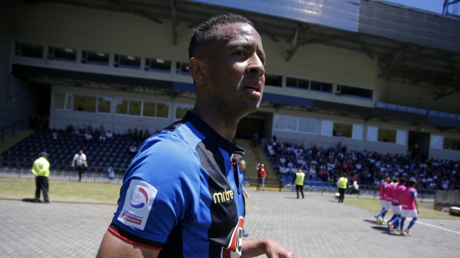 Universidad de Chile evalúa ofertar por Gabriel Torres ante nueva lesión de Zacaría