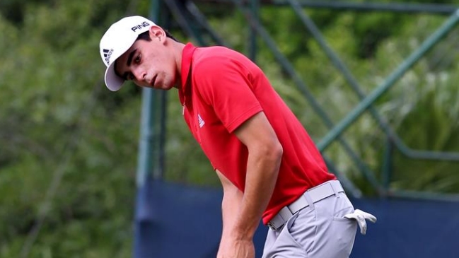 Joaquín Niemann pasó el corte en el Farmers Open pese a irregular jornada