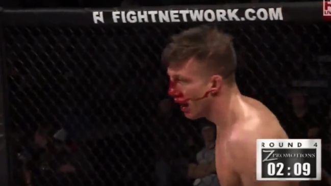 Peleadores de MMA combatieron en un octágono ensangrentado y se viralizaron