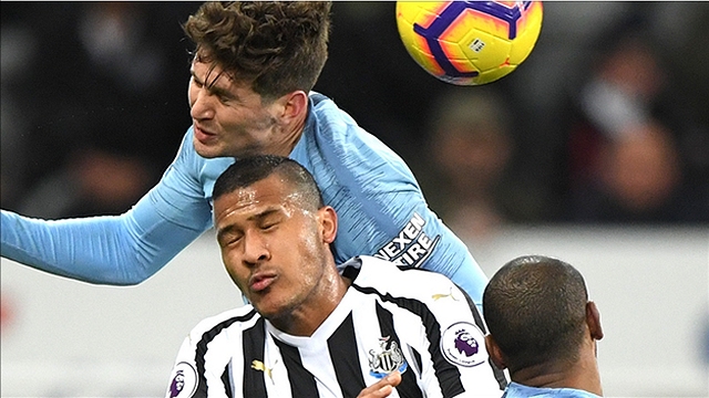 Newcastle United sorprendió a Manchester City con Salomón Rondón como figura