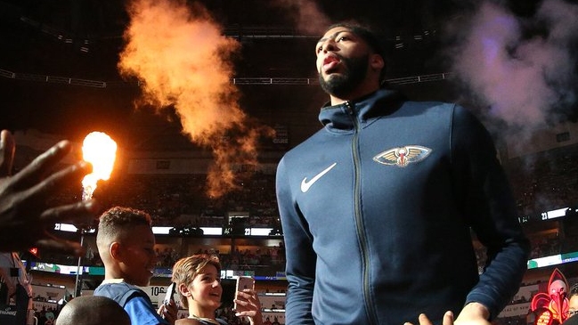 NBA impuso severa multa a Anthony Davis por hacer público su deseo de traspaso