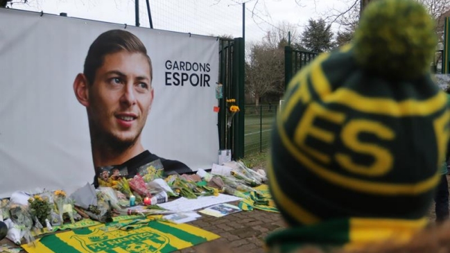 Encontraron restos de un avión en Normandía durante búsqueda de Emiliano Sala