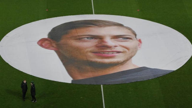 El impresionante y emotivo homenaje de Nantes a Emiliano Sala en el duelo ante Saint Etienne