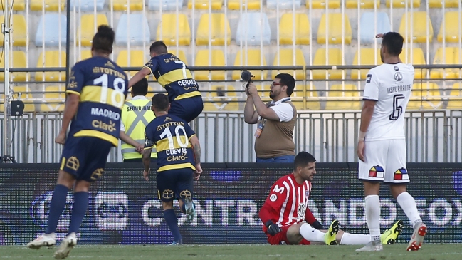 Maximiliano Cerato sorprendió a Colo Colo con su velocidad y concretó el empate para Everton