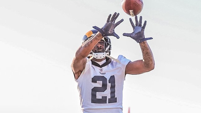 Los Angeles Rams desafiaron al frío y realizaron su primer entrenamiento al aire libre