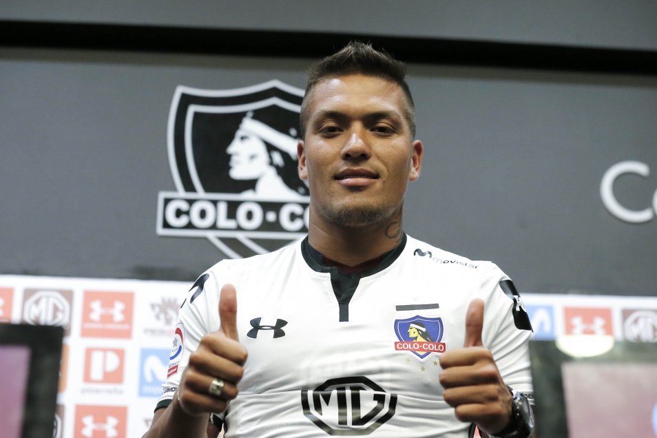 La presentación de Javier Parraguez como refuerzo de Colo Colo