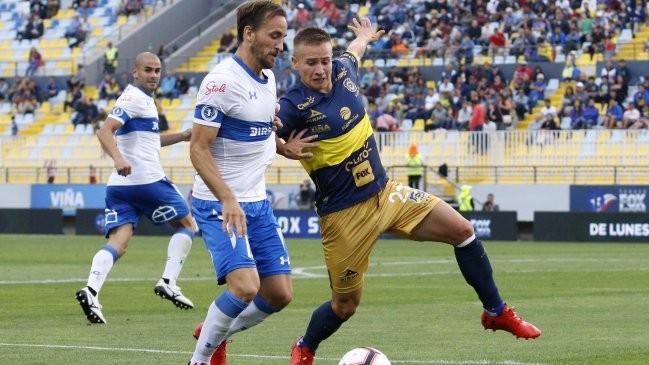 Universidad Católica y Everton luchan por el título del Torneo de Verano