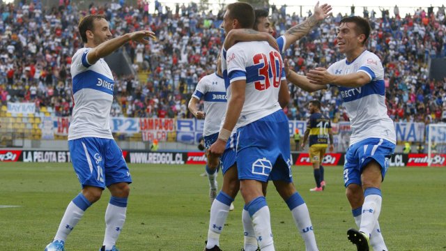 Puch deslumbró con sus gambetas en el área de Everton para convertir su primer gol con la UC