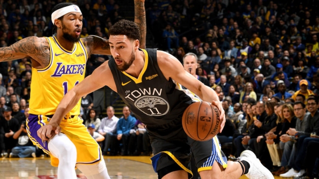 Golden State con el retorno de Klay Thompson superó a Los Angeles Lakers sin LeBron James