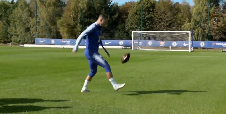 La increíble habilidad de Eden Hazard para dominar un balón de fútbol americano