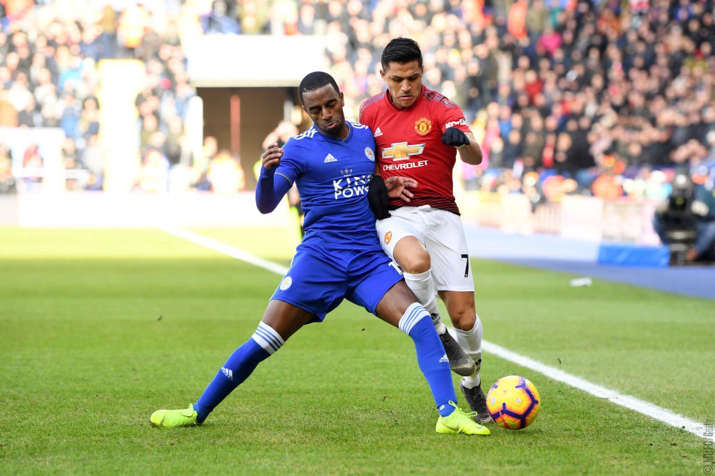 Alexis Sánchez tuvo un discreto desempeño en victoria de Manchester United sobre Leicester