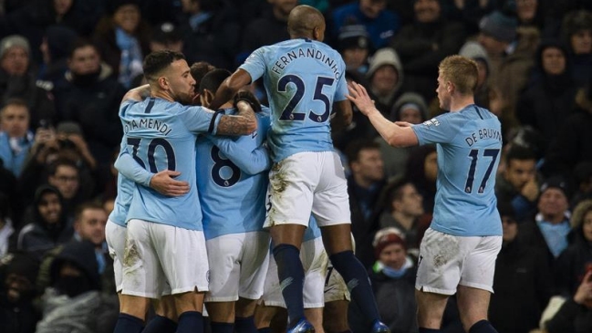 Manchester City venció a Arsenal y le dejó tarea al líder Liverpool en la Premier League