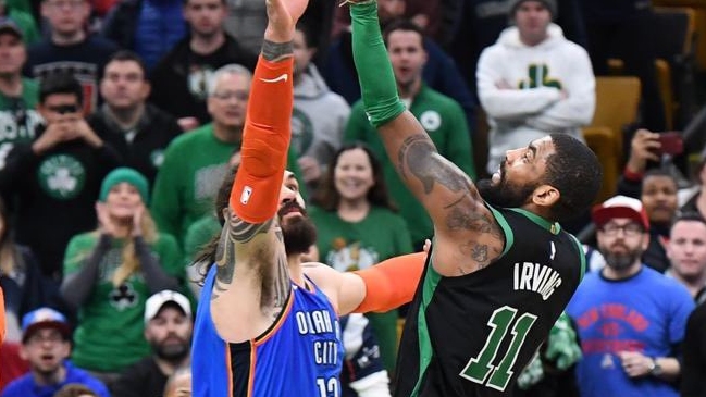 Kyrie Irving terminó la racha triunfal de Oklahoma City Thunder y mantuvo la de Boston Celtics
