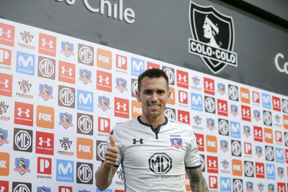 La presentación de Pablo Mouche como flamante incorporación de Colo Colo