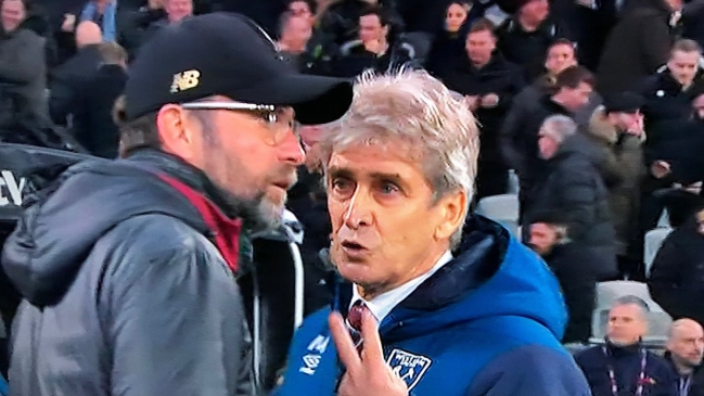 ¿Qué se habrán dicho? El “encontrón” entre Pellegrini y Klopp tras empatar en la Premier