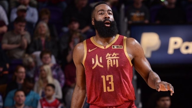 James Harden mantuvo inspiración y anotó otros 44 puntos históricos