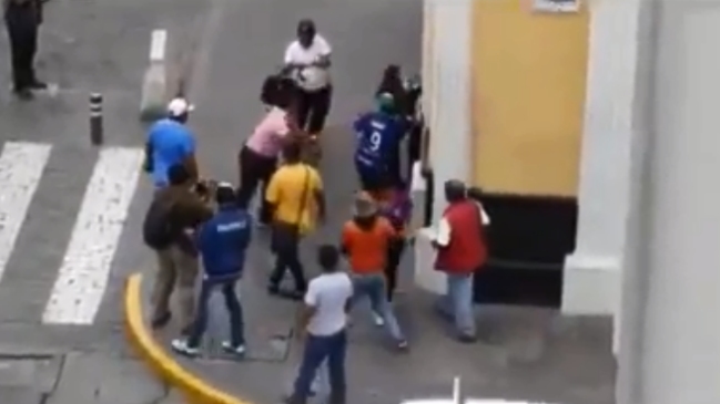 La cobarde agresión a dos hinchas de Universidad de Chile en Arequipa