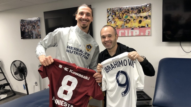 Ibrahimovic e Iniesta se reencontraron e intercambiaron camisetas en Estados Unidos