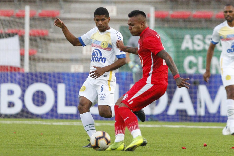 La Calera igualó ante Chapecoense y dejó en suspenso la llave de la Sudamericana