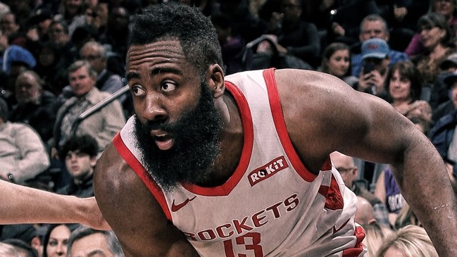 James Harden lideró a Houston Rockets y amplió su racha de partidos sobre los 30 puntos