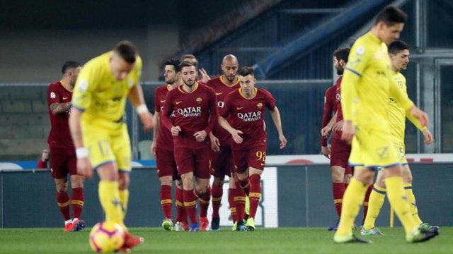 Roma se metió en zona de Champions con una goleada sobre Chievo Verona