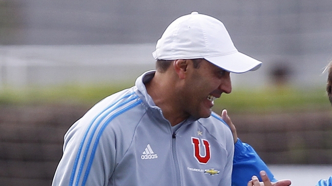 Preparador de arqueros de la U renovó contrato tras incómodo momento que vivió en Perú