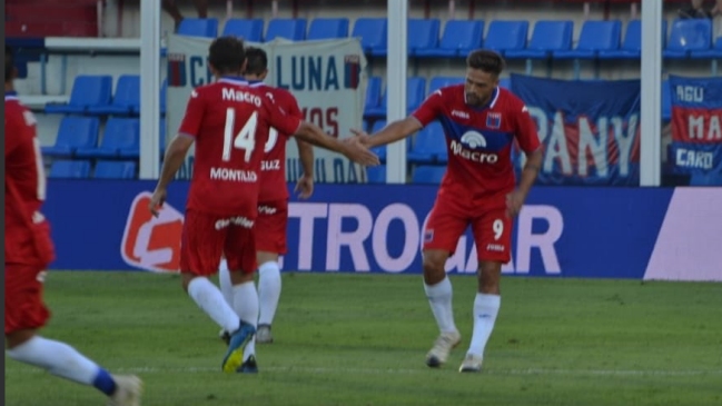 Col golazo de Walter Montillo incluido: Tigre y Banfield empataron en “guerra de goles”