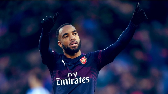 Alexandre Lacazette comandó el apretado triunfo de Arsenal sobre Huddersfield