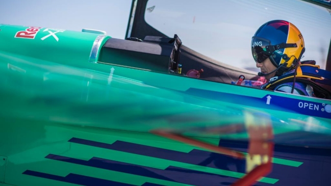 Yoshihide Muroya se quedó con la primera fecha del Mundial Air Race en Abu Dhabi