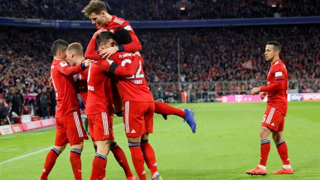 Bayern Munich venció a Schalke 04 y se acercó al liderato de la Bundesliga