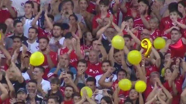 Hinchas de Independiente dedicaron emotivo homenaje a Emiliano Sala en el partido con Unión