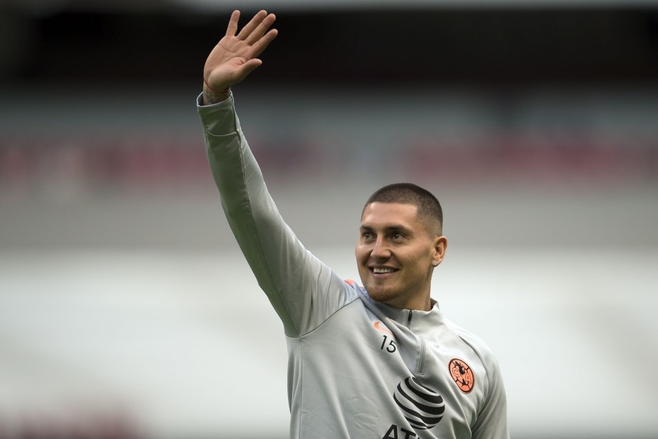 Nicolás Castillo tuvo un debut para el olvido en América que cayó goleado en el Estadio Azteca