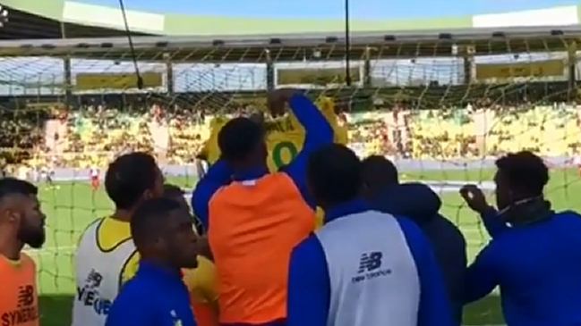 El emotivo homenaje del plantel de Nantes a Emiliano Sala en uno de los arcos de su estadio