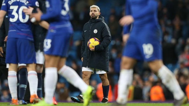 La broma que le jugaron los árbitros a Sergio Agüero tras anotar un triplete a Chelsea