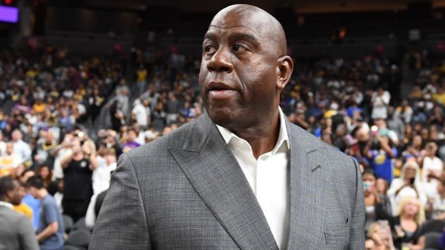 Magic Johnson acusó a New Orleans Pelicans de mala fe por frustrado fichaje de Anthony Davis
