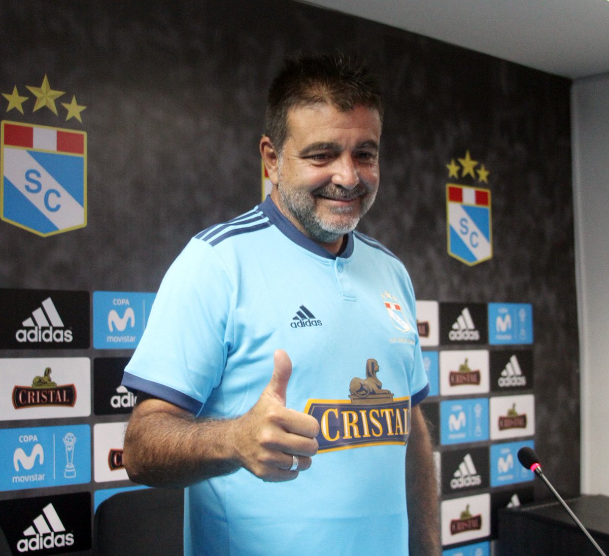 Claudio Vivas en su presentación como DT de Sporting Cristal: Mario Salas dejó la vara muy alta