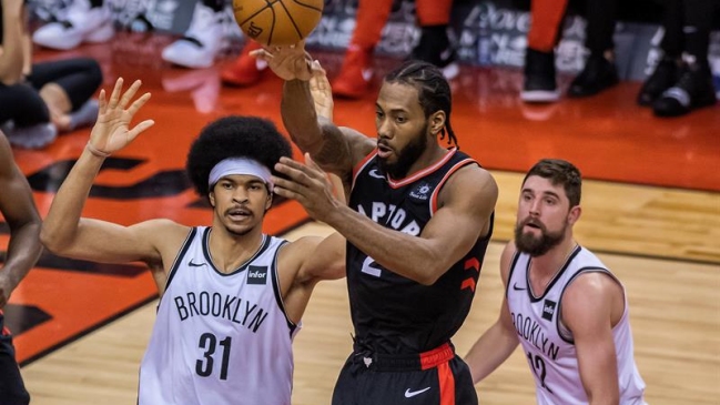 Kawhi Leonard fue factor en triunfo de los Raptors ante Brooklyn
