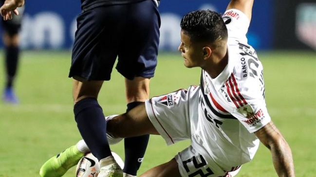 La criminal patada de jugador de Sao Paulo en Copa Libertadores