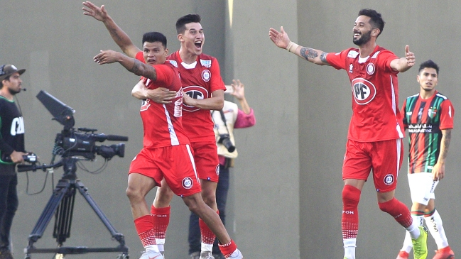 Unión La Calera tumbó con autoridad a Palestino en el arranque del Campeonato Nacional