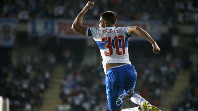 Valencia anotó su primer gol en el profesionalismo y puso en ventaja a la UC ante Coquimbo